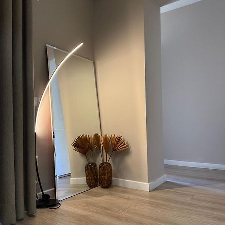 4Seasonsgea , Deluxe Studio , City Centre , Тирана Экстерьер фото
