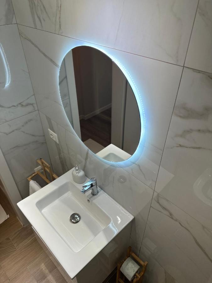 4Seasonsgea , Deluxe Studio , City Centre , Тирана Экстерьер фото