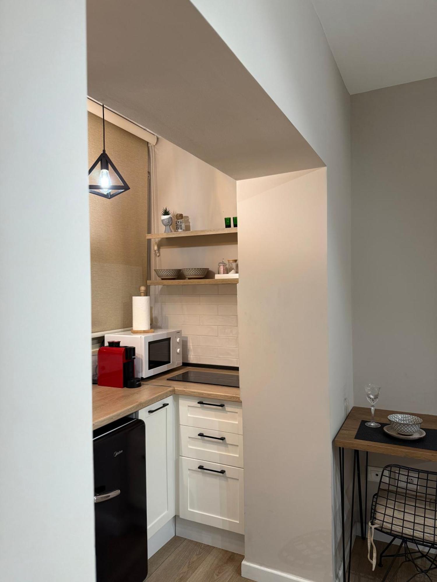 4Seasonsgea , Deluxe Studio , City Centre , Тирана Экстерьер фото